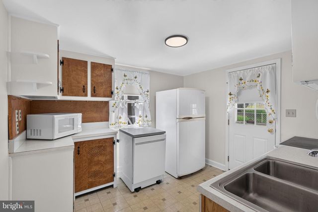540 MANOR RD, Windsor, PA 17366