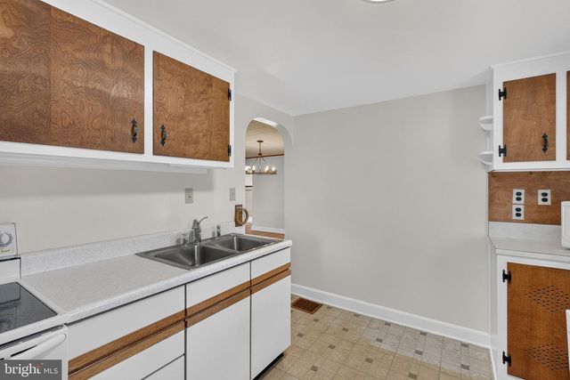540 MANOR RD, Windsor, PA 17366