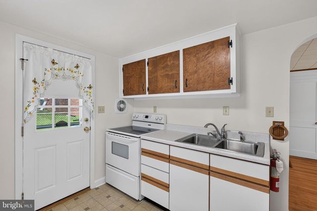 540 MANOR RD, Windsor, PA 17366