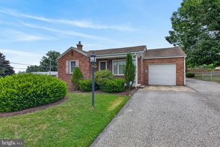 540 MANOR RD, Windsor, PA 17366