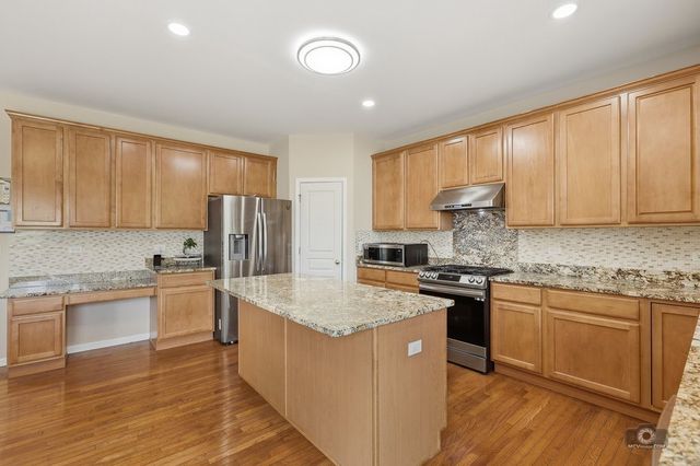 385 Marshall Ash Street, Bolingbrook, IL 60490