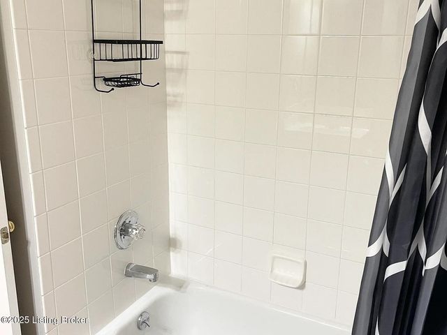 1110 Westlynne Pl UNIT 6, Louisville, KY 40222