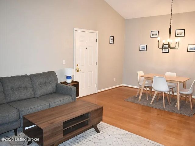 1110 Westlynne Pl UNIT 6, Louisville, KY 40222