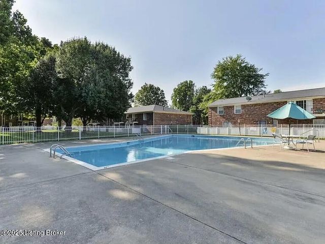 1110 Westlynne Pl UNIT 6, Louisville, KY 40222