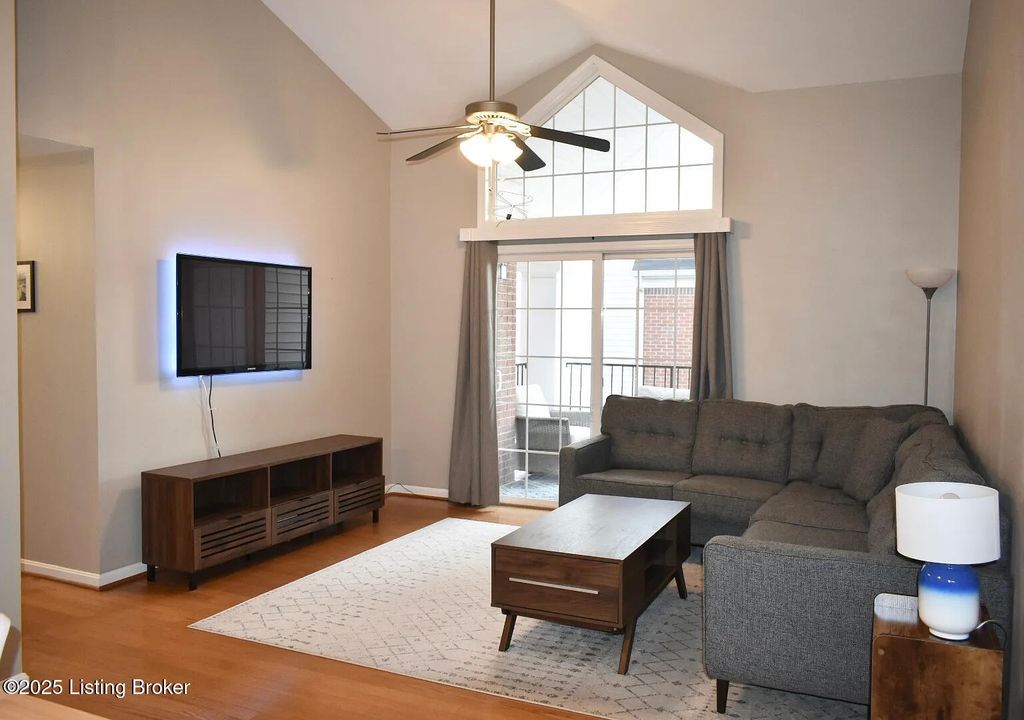 1110 Westlynne Pl UNIT 6, Louisville, KY 40222