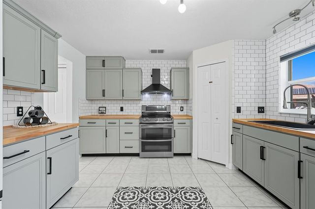 1571 TIMBERCREST DRIVE, Deltona, FL 32738