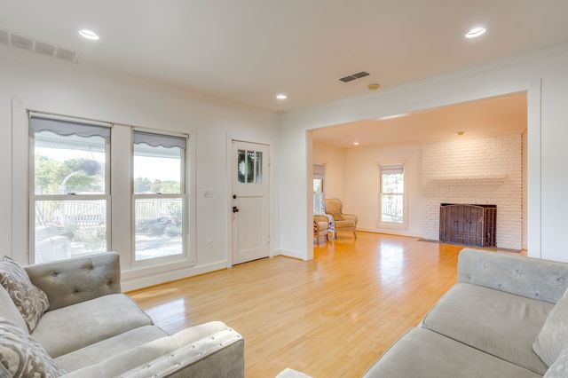 1590 Airport Road, Aledo, TX 76008