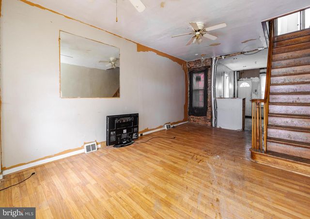 1229 LANSDOWN AVE, Camden, NJ 08104