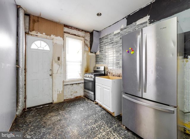 1229 LANSDOWN AVE, Camden, NJ 08104