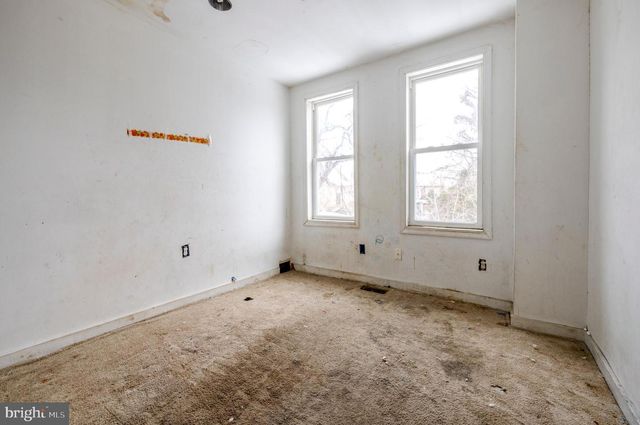 1229 LANSDOWN AVE, Camden, NJ 08104