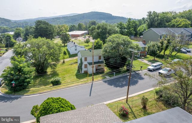 704 PARKVIEW DR, Front Royal, VA 22630