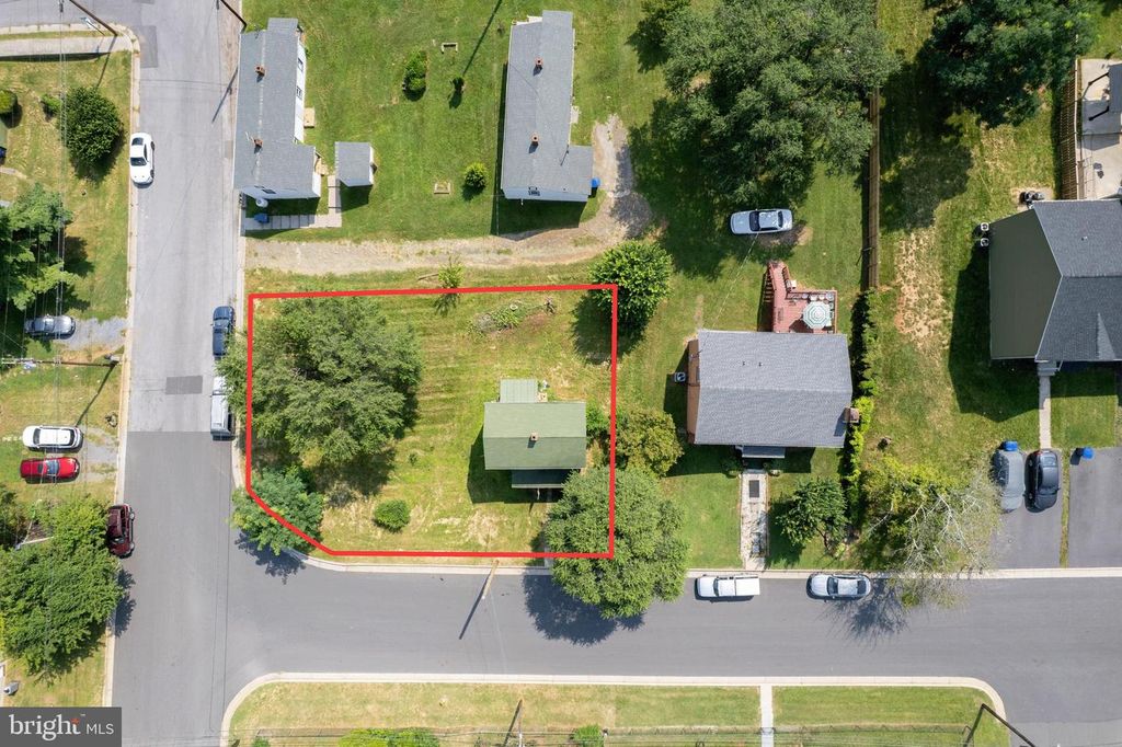 704 PARKVIEW DR, Front Royal, VA 22630