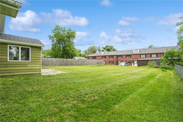 431 30th St Dr SE, Cedar Rapids, IA 52403