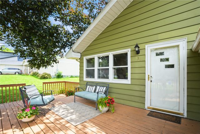 431 30th St Dr SE, Cedar Rapids, IA 52403