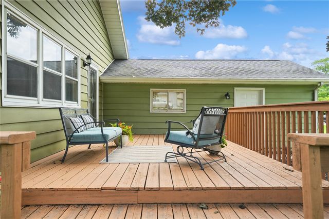 431 30th St Dr SE, Cedar Rapids, IA 52403