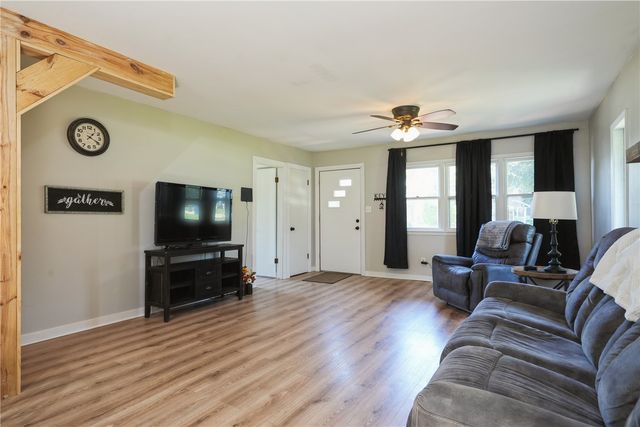 431 30th St Dr SE, Cedar Rapids, IA 52403