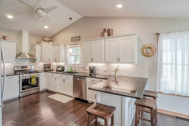 5700 Glena Street, Louisville, OH 44641