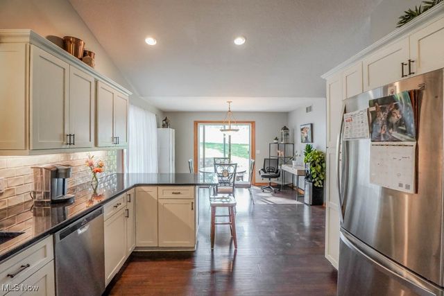 5700 Glena Street, Louisville, OH 44641