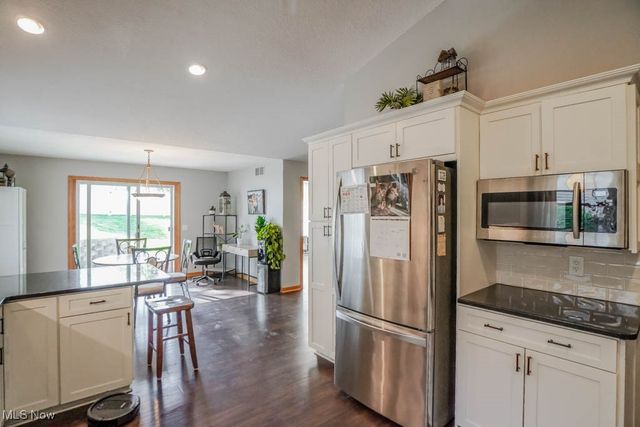 5700 Glena Street, Louisville, OH 44641