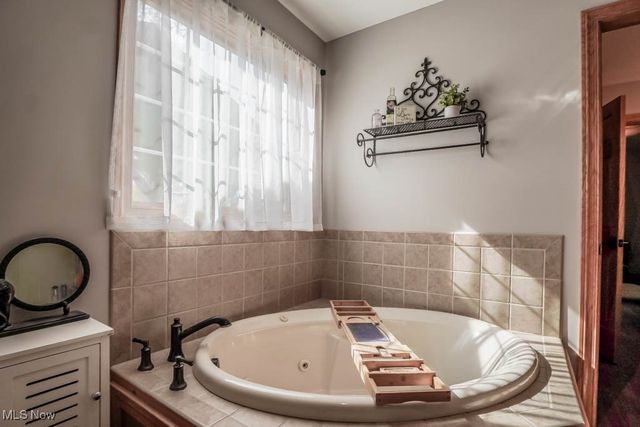 5700 Glena Street, Louisville, OH 44641