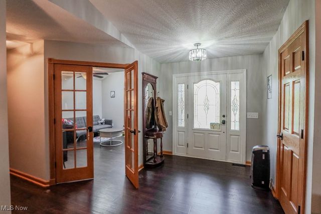 5700 Glena Street, Louisville, OH 44641