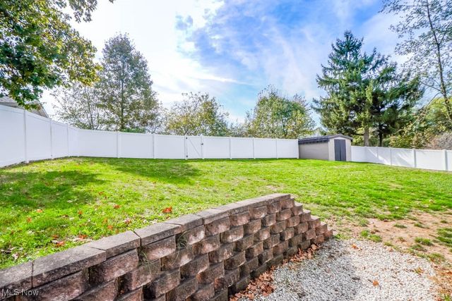 5700 Glena Street, Louisville, OH 44641