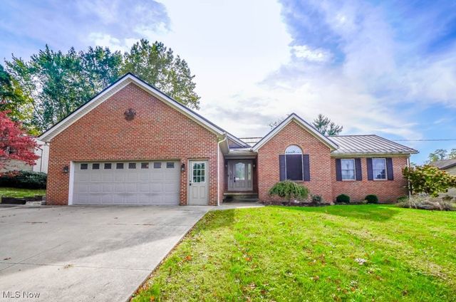 5700 Glena Street, Louisville, OH 44641