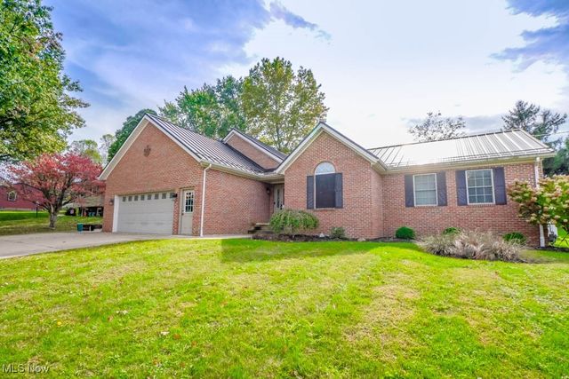 5700 Glena Street, Louisville, OH 44641