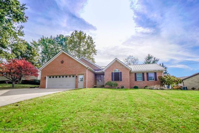 5700 Glena Street, Louisville, OH 44641