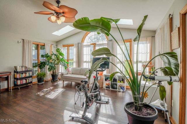 5700 Glena Street, Louisville, OH 44641