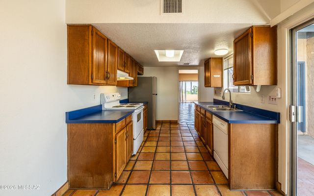 4564 E Camino Pimeria Alta, Tucson, AZ 85718
