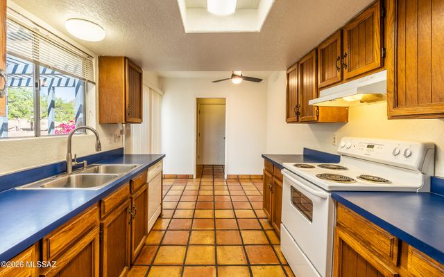4564 E Camino Pimeria Alta, Tucson, AZ 85718