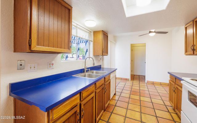 4564 E Camino Pimeria Alta, Tucson, AZ 85718