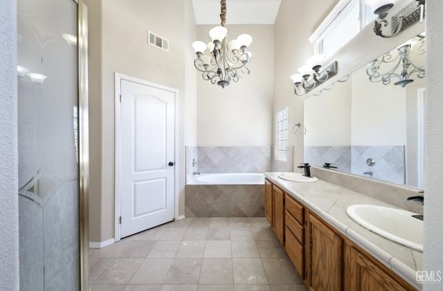 10008 Cheyenne Drive, Bakersfield, CA 93312