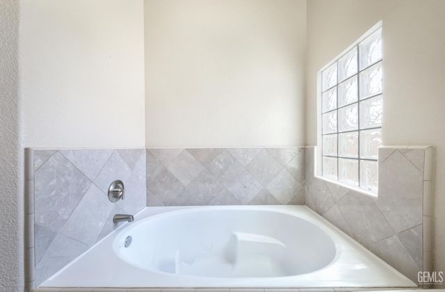 10008 Cheyenne Drive, Bakersfield, CA 93312