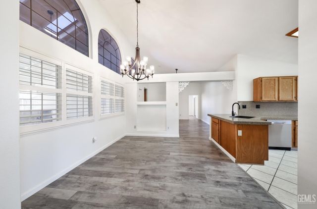 10008 Cheyenne Drive, Bakersfield, CA 93312