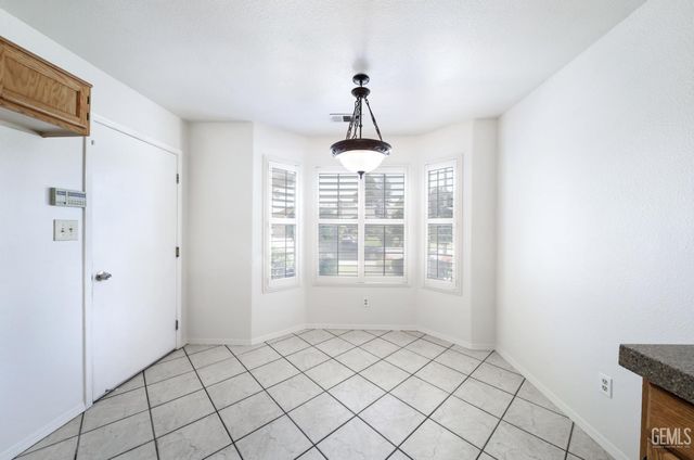 10008 Cheyenne Drive, Bakersfield, CA 93312