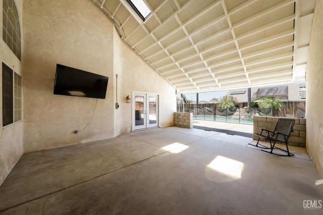 10008 Cheyenne Drive, Bakersfield, CA 93312