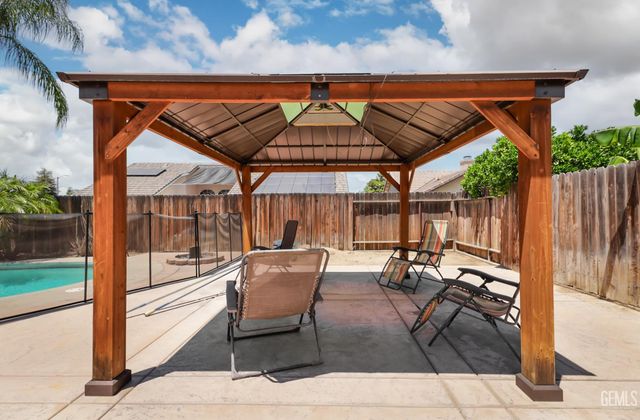 10008 Cheyenne Drive, Bakersfield, CA 93312