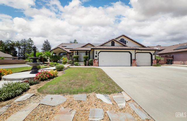 10008 Cheyenne Drive, Bakersfield, CA 93312