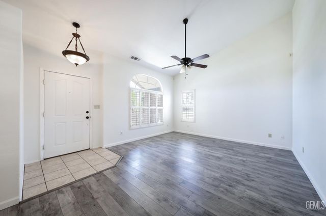 10008 Cheyenne Drive, Bakersfield, CA 93312