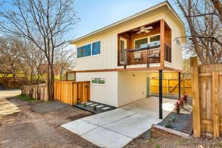 2206 E 9th ST B, Austin, TX 78702