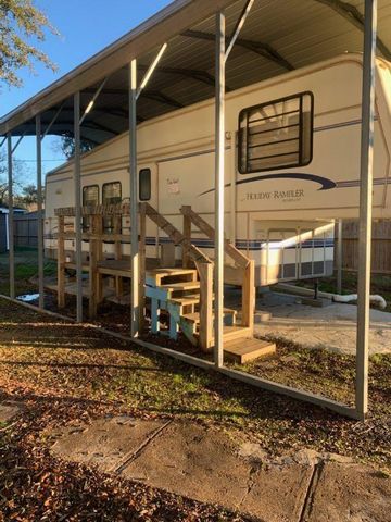 415 5th Street, San Leon, TX 77539