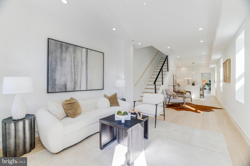 1205 SHEPHERD ST NW, Washington, DC 20011