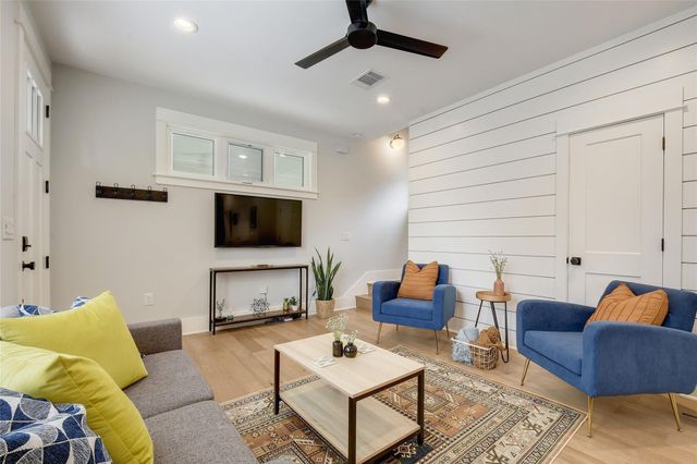 1909 Willow ST 2, Austin, TX 78702