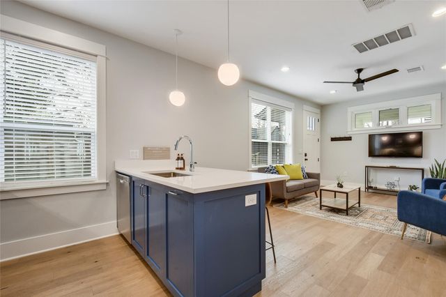 1909 Willow ST 2, Austin, TX 78702