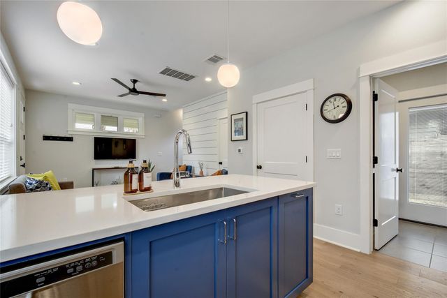 1909 Willow ST 2, Austin, TX 78702