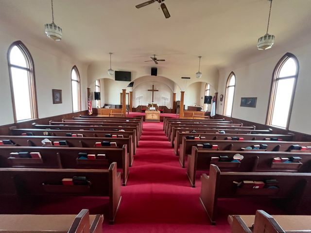 15051 County Road 146, Syracuse, IN 46567