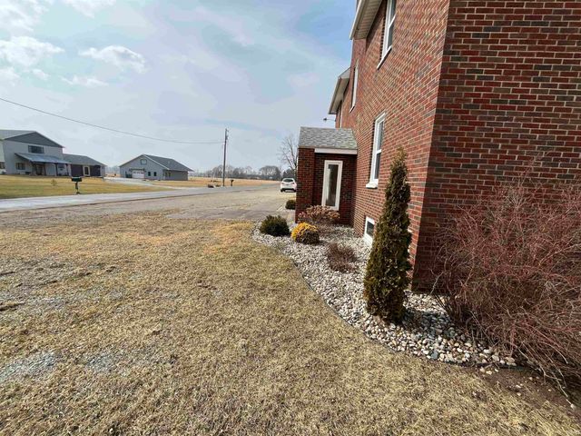 15051 County Road 146, Syracuse, IN 46567