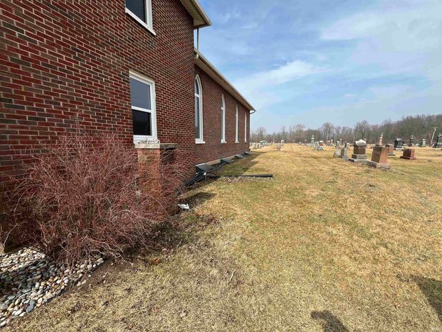 15051 County Road 146, Syracuse, IN 46567